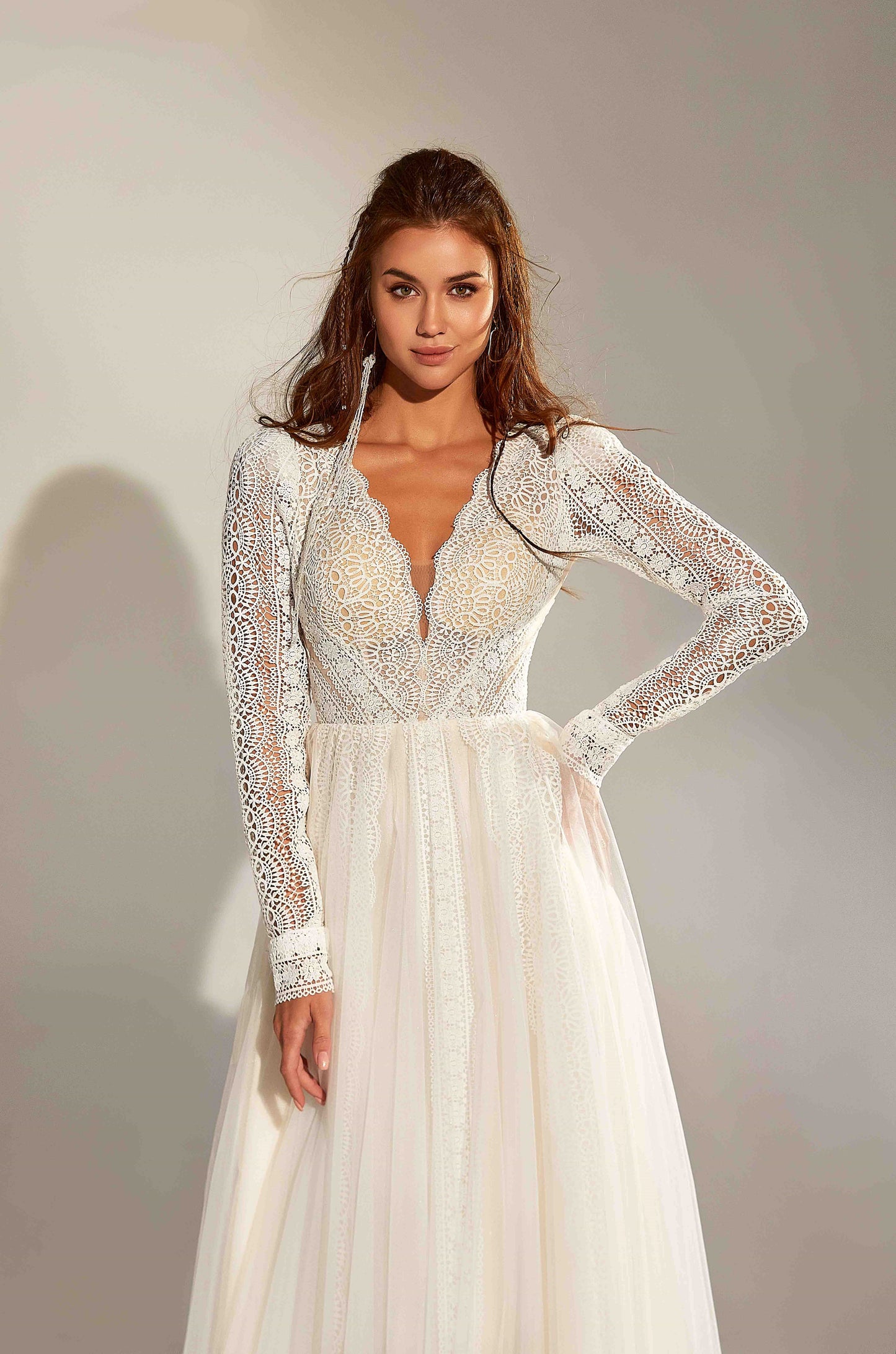 Vintage Lacy Long Sleeves Wedding Dress DERRY | ETHEREAL BY OLIVIA