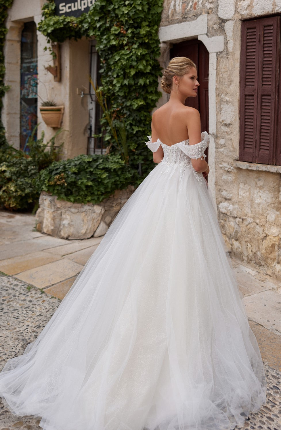 Elegant Ball Gown Off The Shoulder Wedding Dress EDESSA | ETHEREAL BY OLIVIA