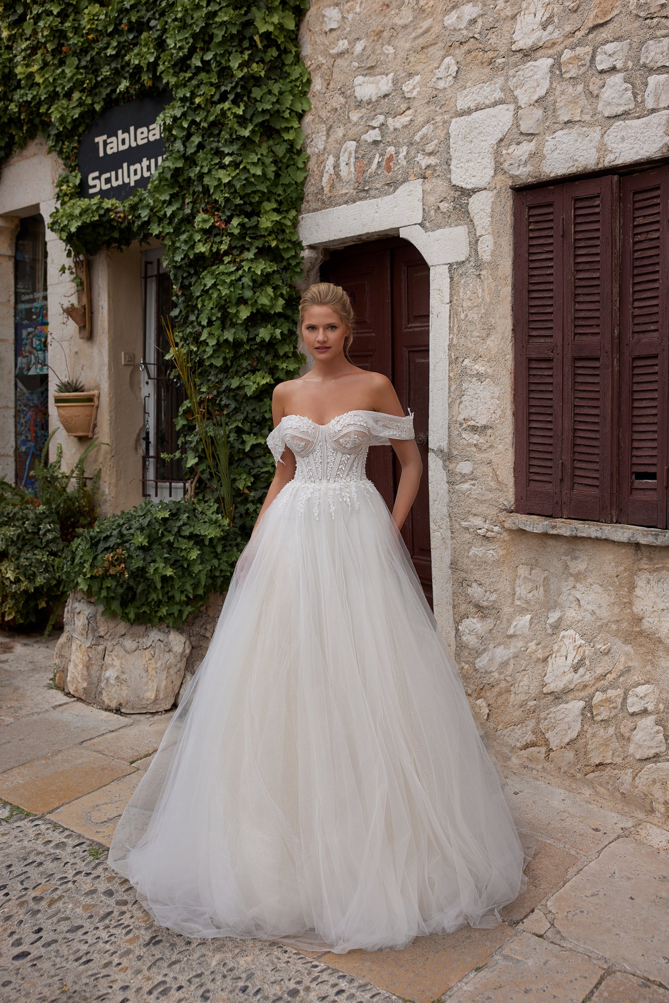 Elegant Ball Gown Off The Shoulder Wedding Dress EDESSA | ETHEREAL BY OLIVIA