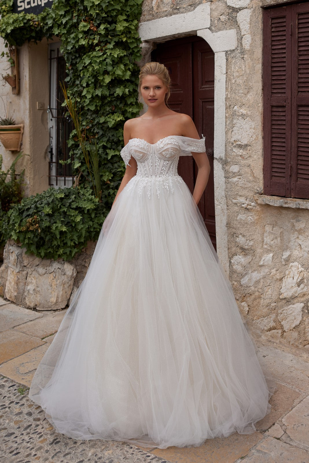 Elegant Ball Gown Off The Shoulder Wedding Dress EDESSA | ETHEREAL BY OLIVIA