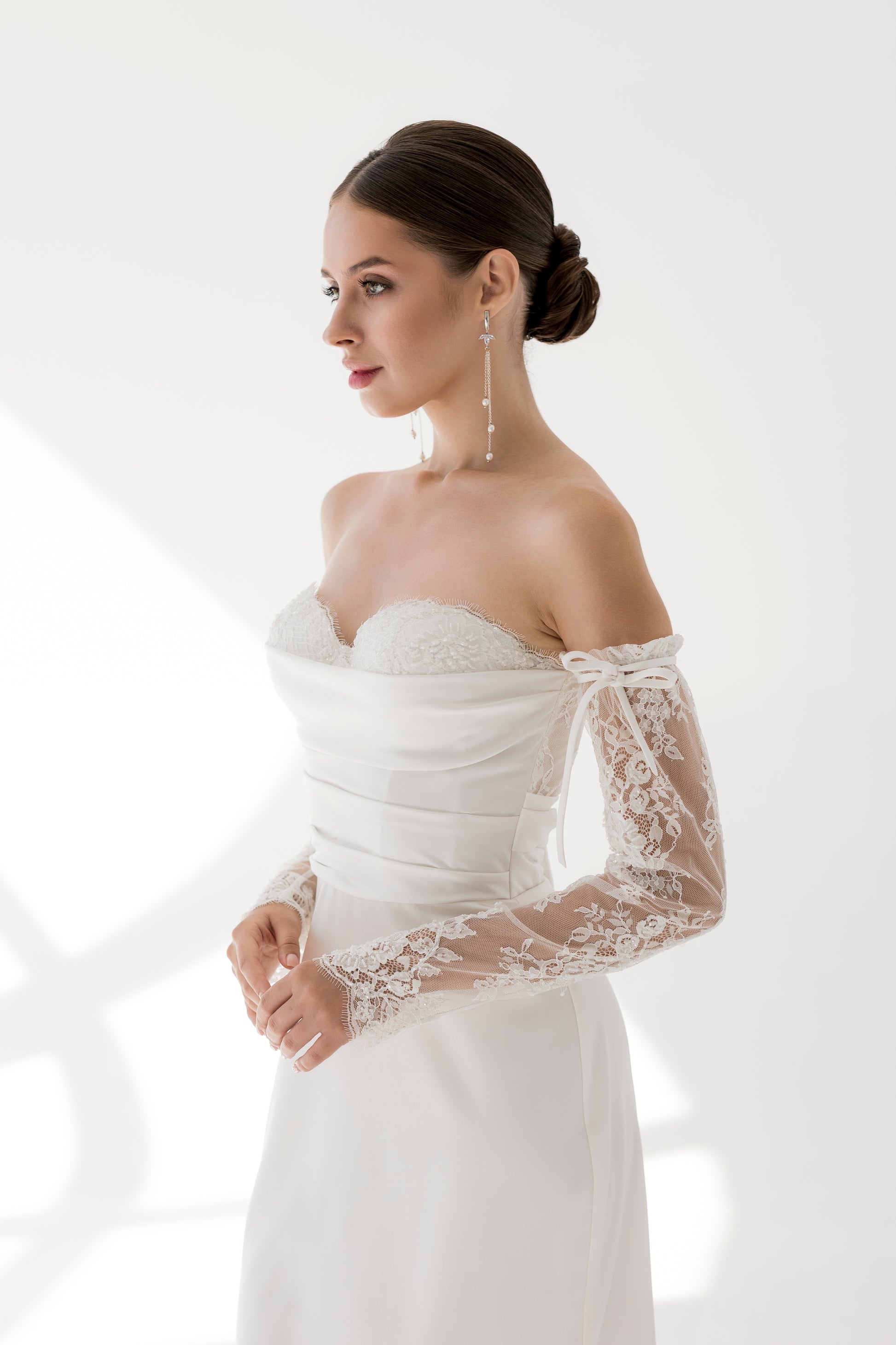 Modern wedding dress with detached lacy sleeves FARO