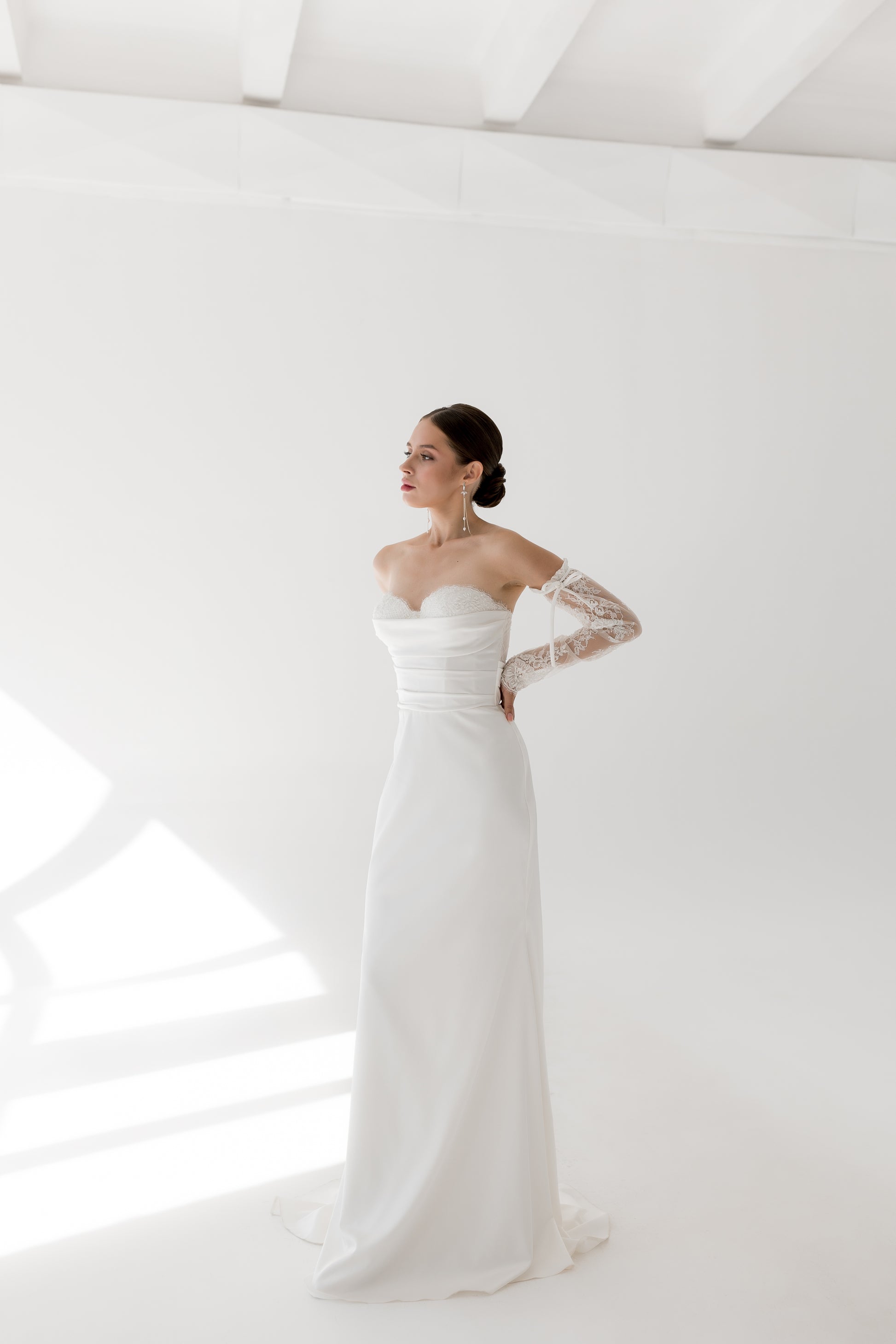 Modern wedding dress with detached lacy sleeves FARO