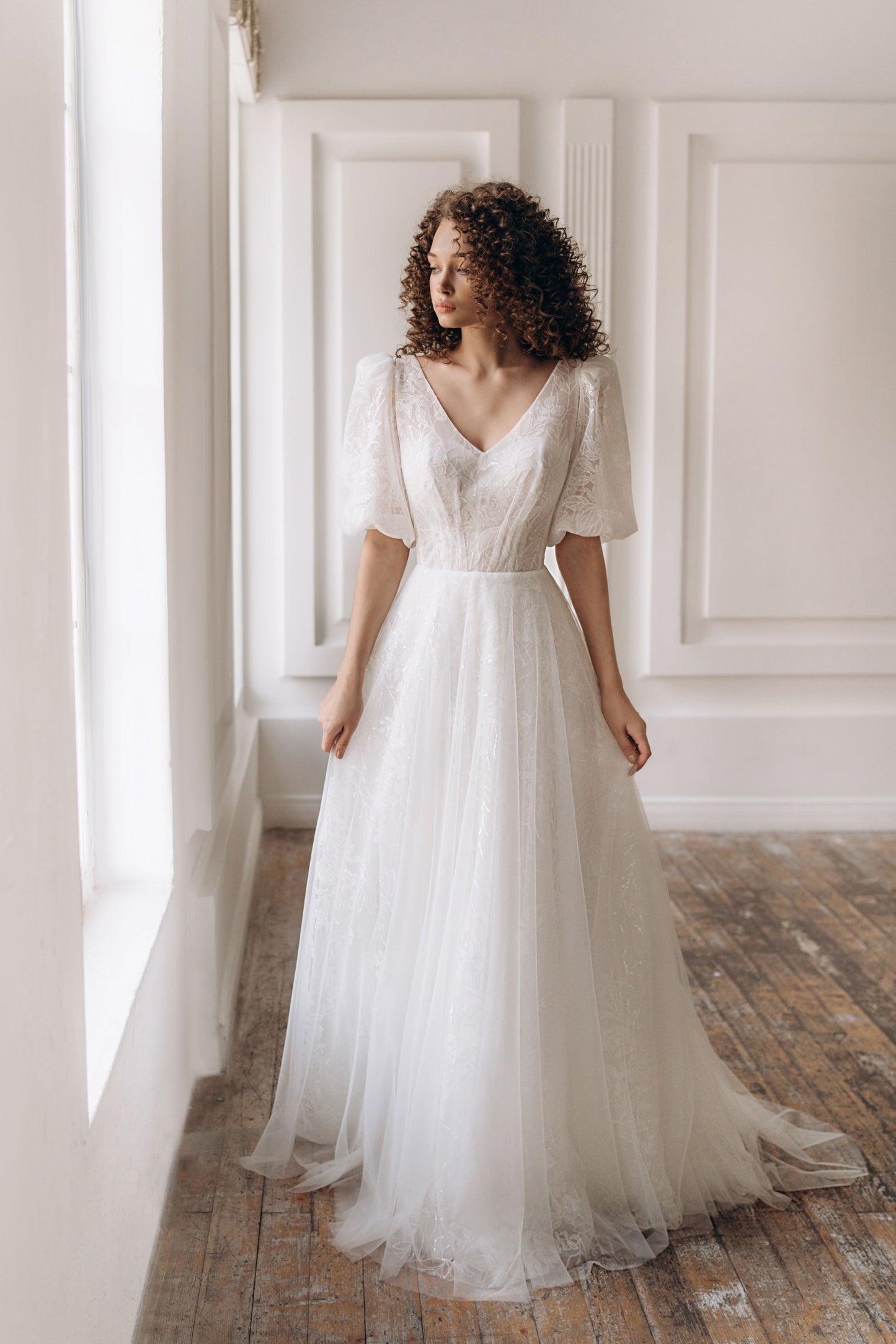 Lacy V-Neck Bulky Sleeves Wedding Dress LONDON | ETHEREAL BY OLIVIA