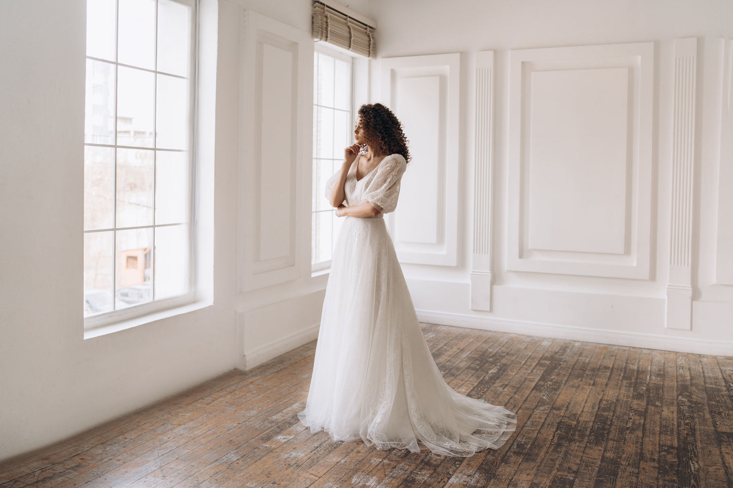 Lacy V-Neck Bulky Sleeves Wedding Dress LONDON | ETHEREAL BY OLIVIA