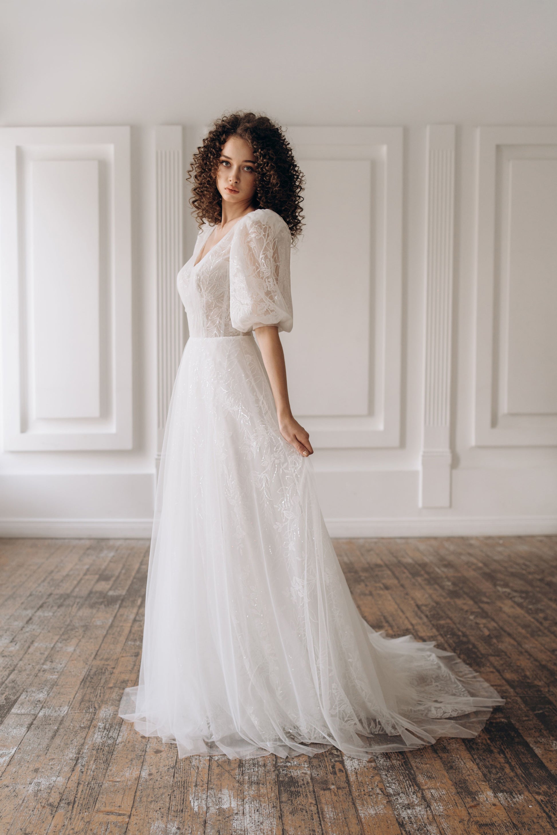 Lacy V-Neck Bulky Sleeves Wedding Dress LONDON | ETHEREAL BY OLIVIA