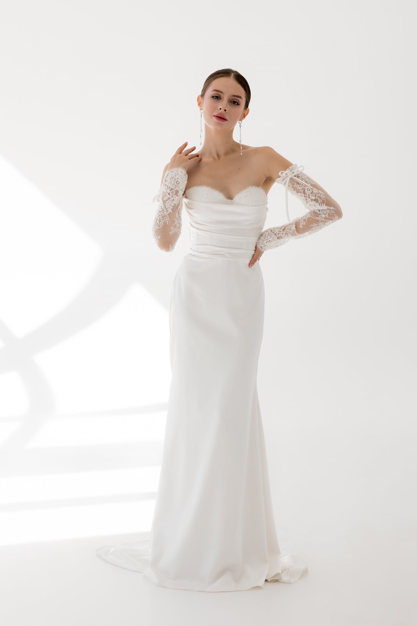 Modern wedding dress with detached lacy sleeves FARO